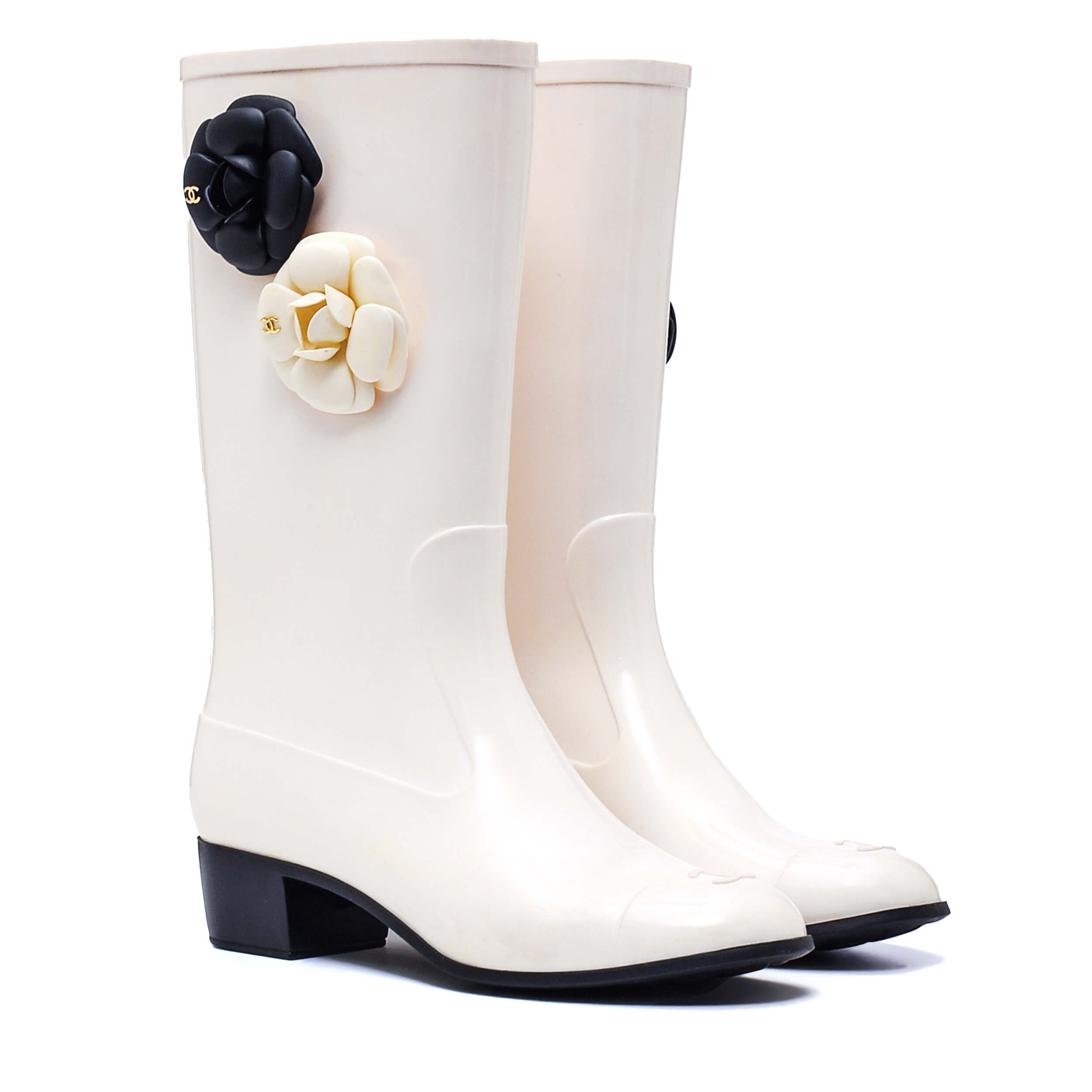 Chanel - White Rubber Camellia Rain Boots / 40